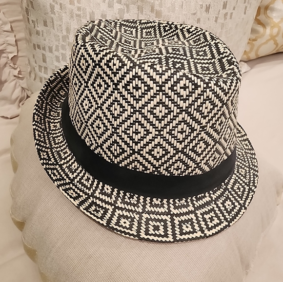 Fedora Straw Hat, Cream and Black color - Picture 5 of 6